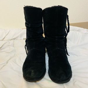 Black bear paw boots
